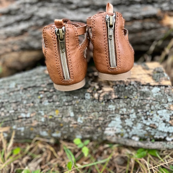 Carter’s Gladiator girls sandals - Picture 5 of 8